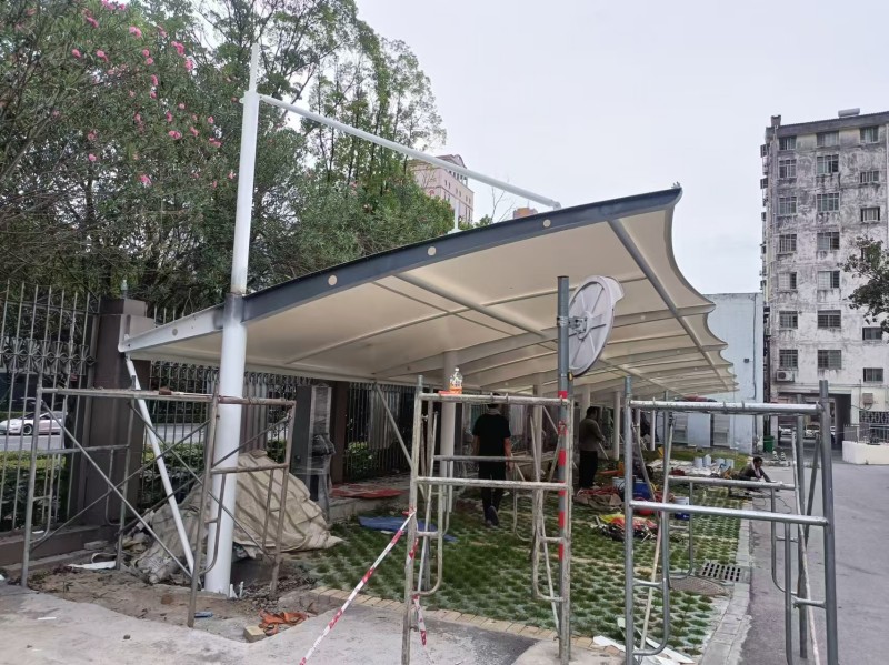 西安推拉雨棚定制厂家，仓库通道、卸货区移动伸缩棚搭建-1